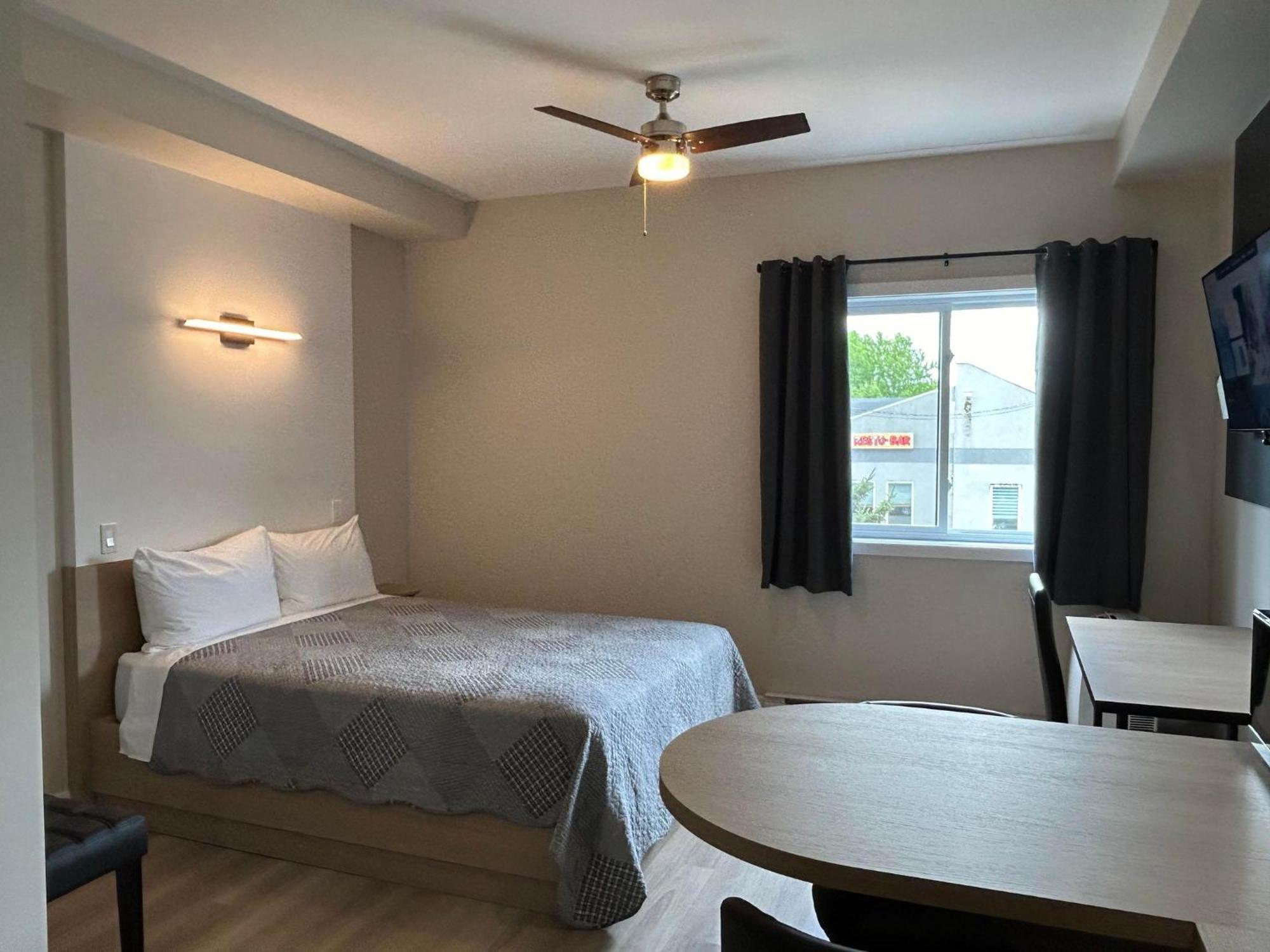 Hotel St-Michel Сен-Мишель-де-Сен Экстерьер фото